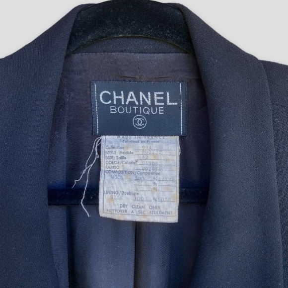 CHANEL | 93A Women’s Wool/Silk Black Double-Breasted Gold Button Jacket-Size 42 - Picture 4 of 15